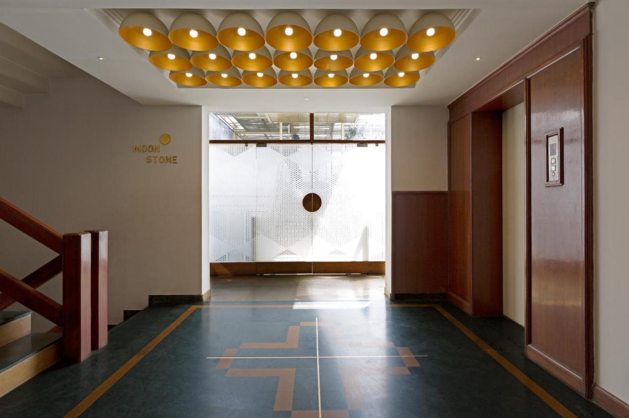 Hotel Crystal Palace Мирут Екстериор снимка