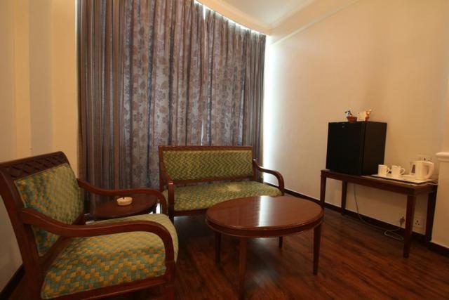 Hotel Crystal Palace Мирут Екстериор снимка
