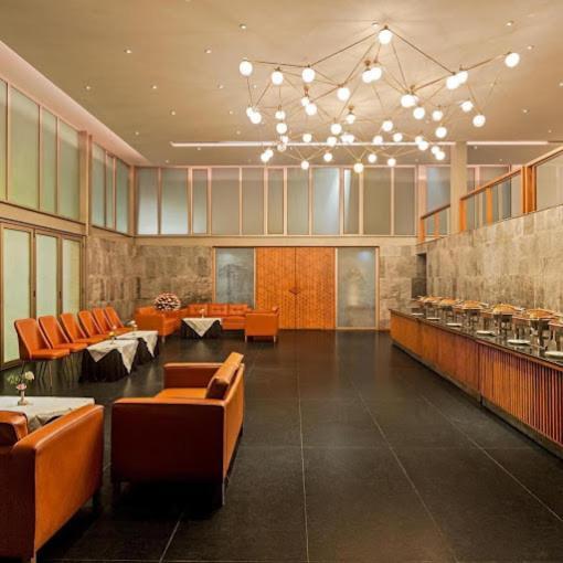 Hotel Crystal Palace Мирут Екстериор снимка