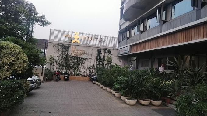 Hotel Crystal Palace Мирут Екстериор снимка